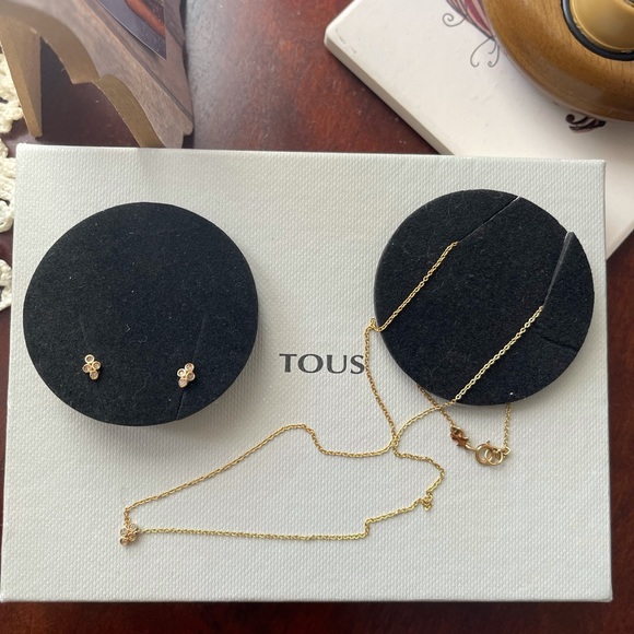 Tous set 18k gold and diamonds necklace & earrings. Free Tous frangance - Picture 1 of 7